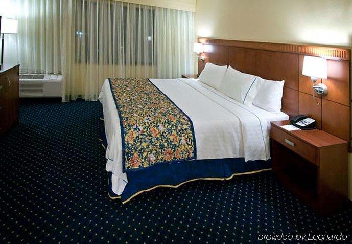 Courtyard By Marriott Birmingham Trussville Habitación foto